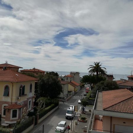 Hotel Giulia Marina di Massa Eksteriør billede
